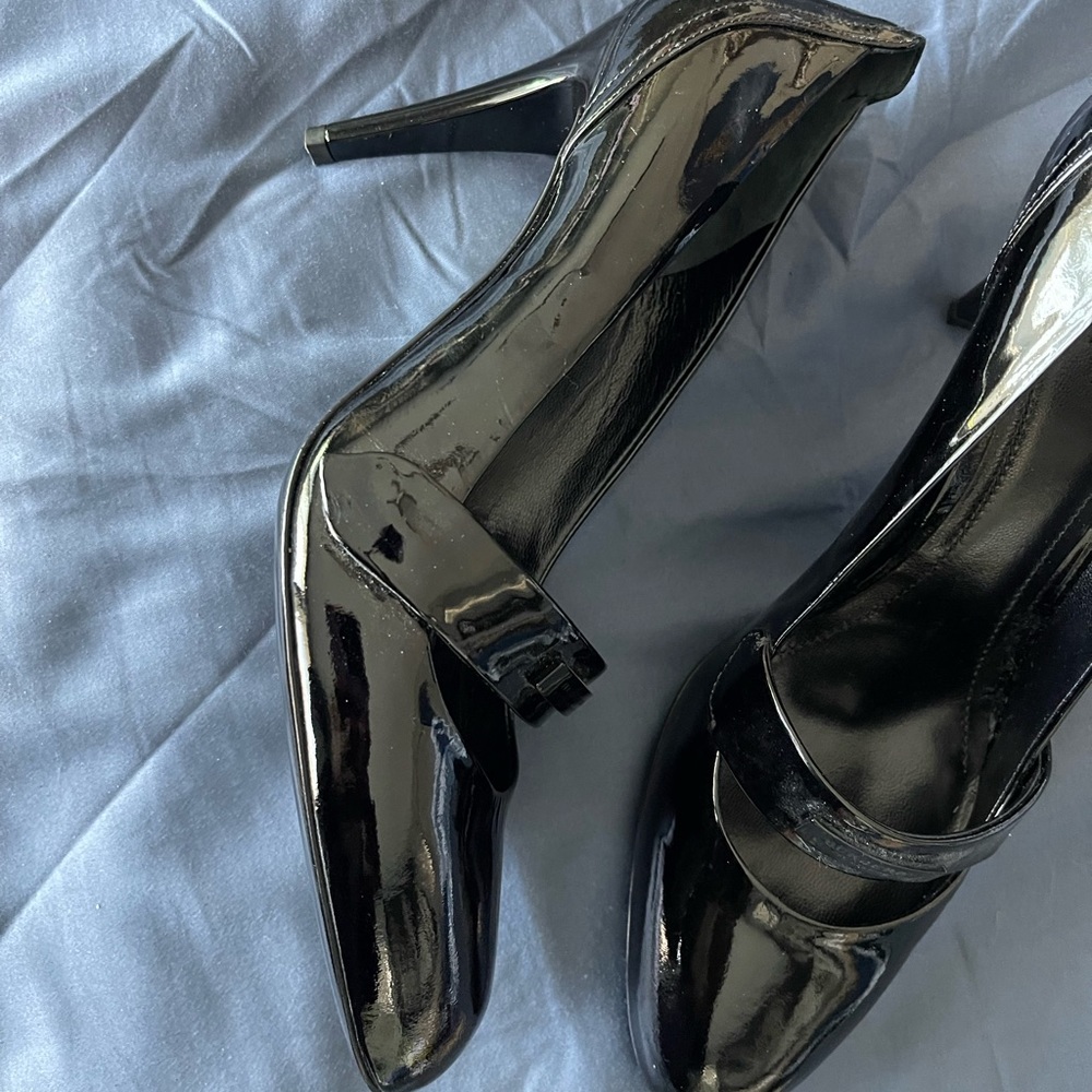 Burberry Black Patent Leather Heel Size 10. Never worn. - Picture 5 of 11